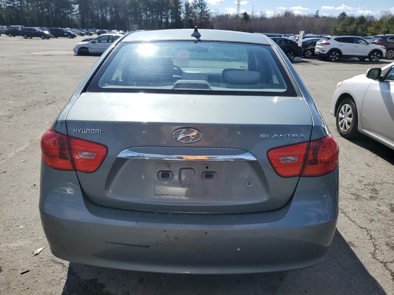 2010 Hyundai Elantra - Image 6