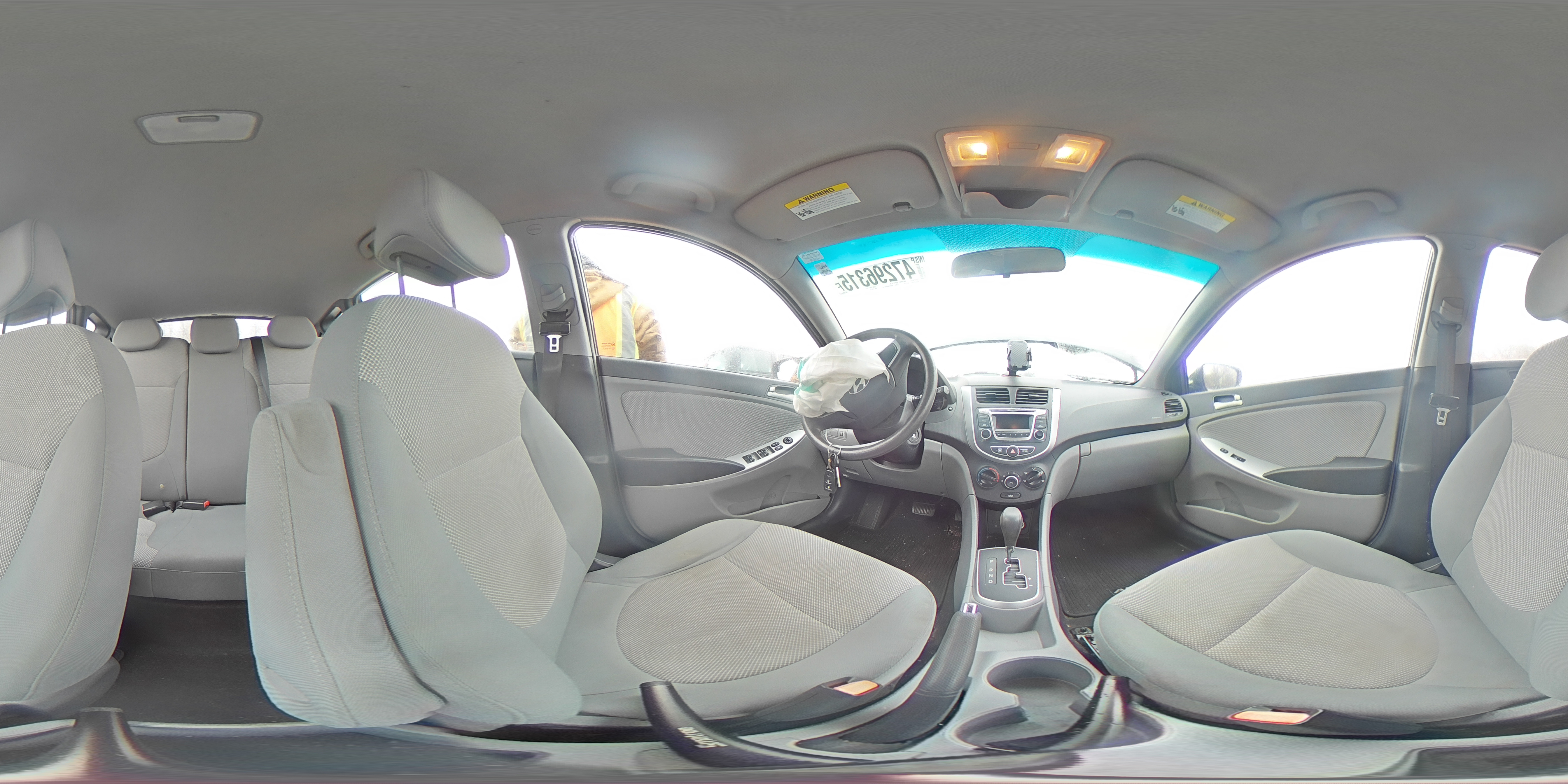 2014 Hyundai Accent - Image 12