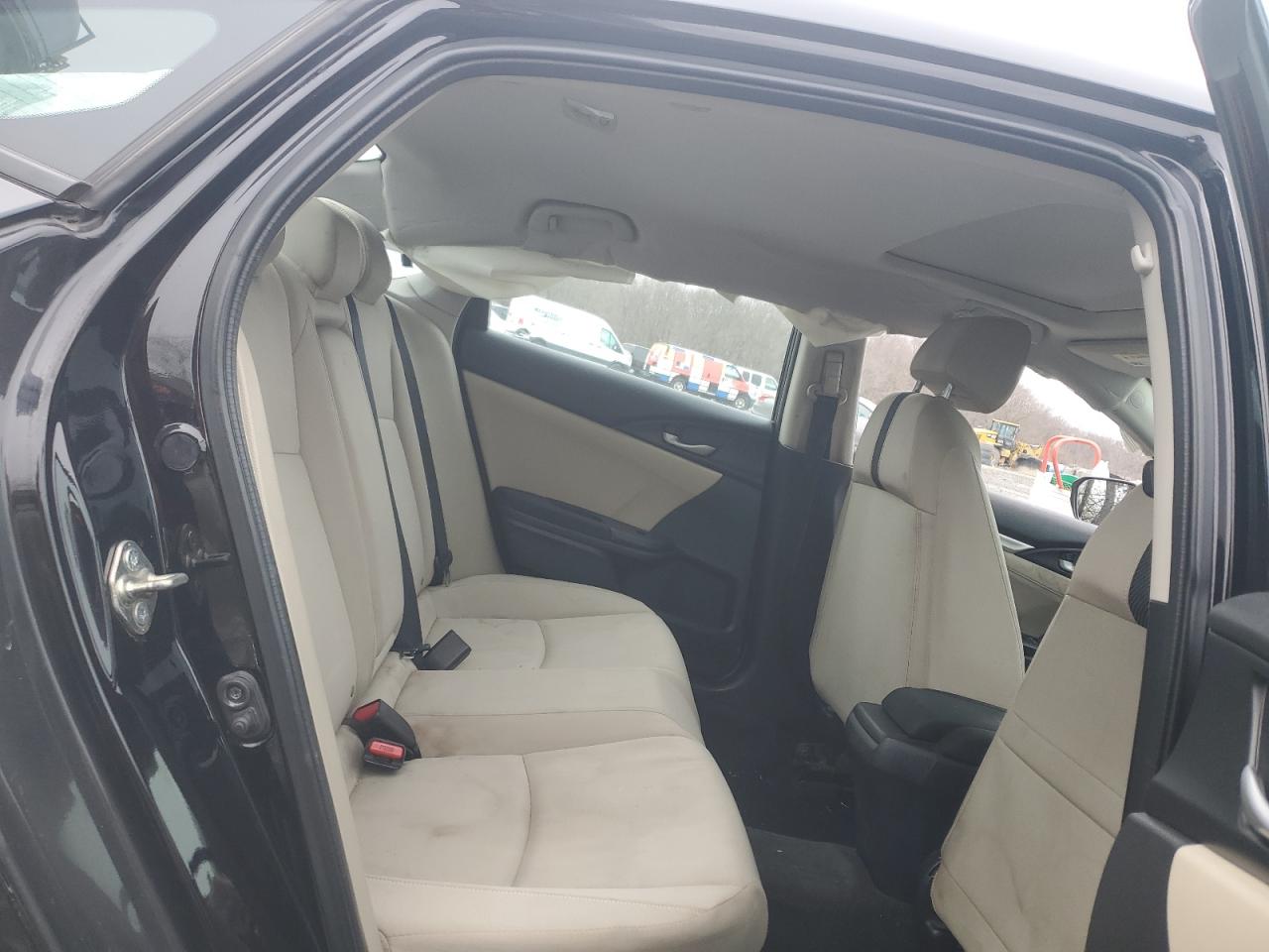 2016 Honda Civic - Image 10