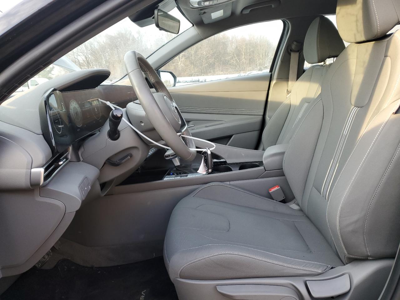 2023 Hyundai Elantra - Image 7