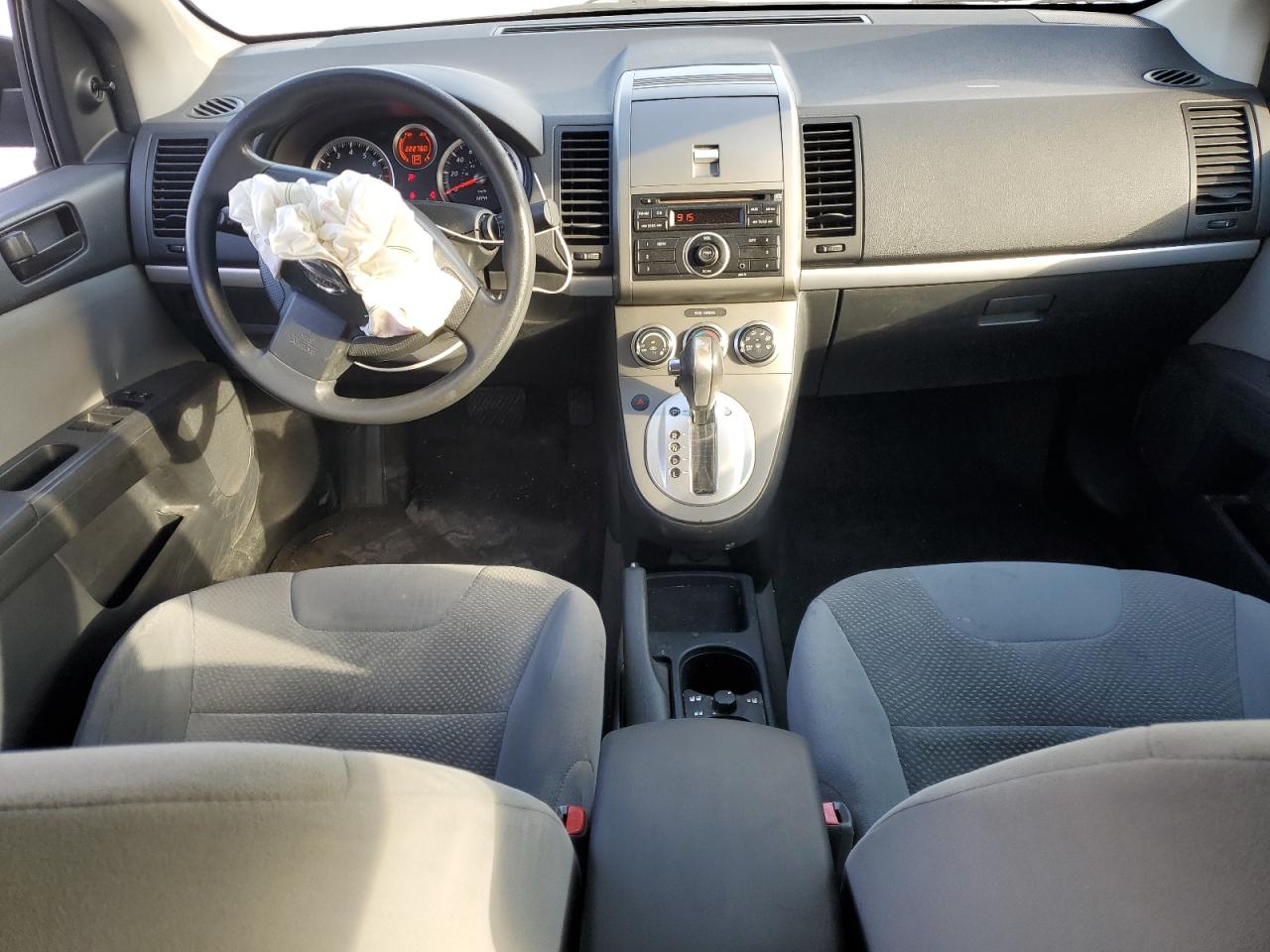 2010 Nissan Sentra - Image 8
