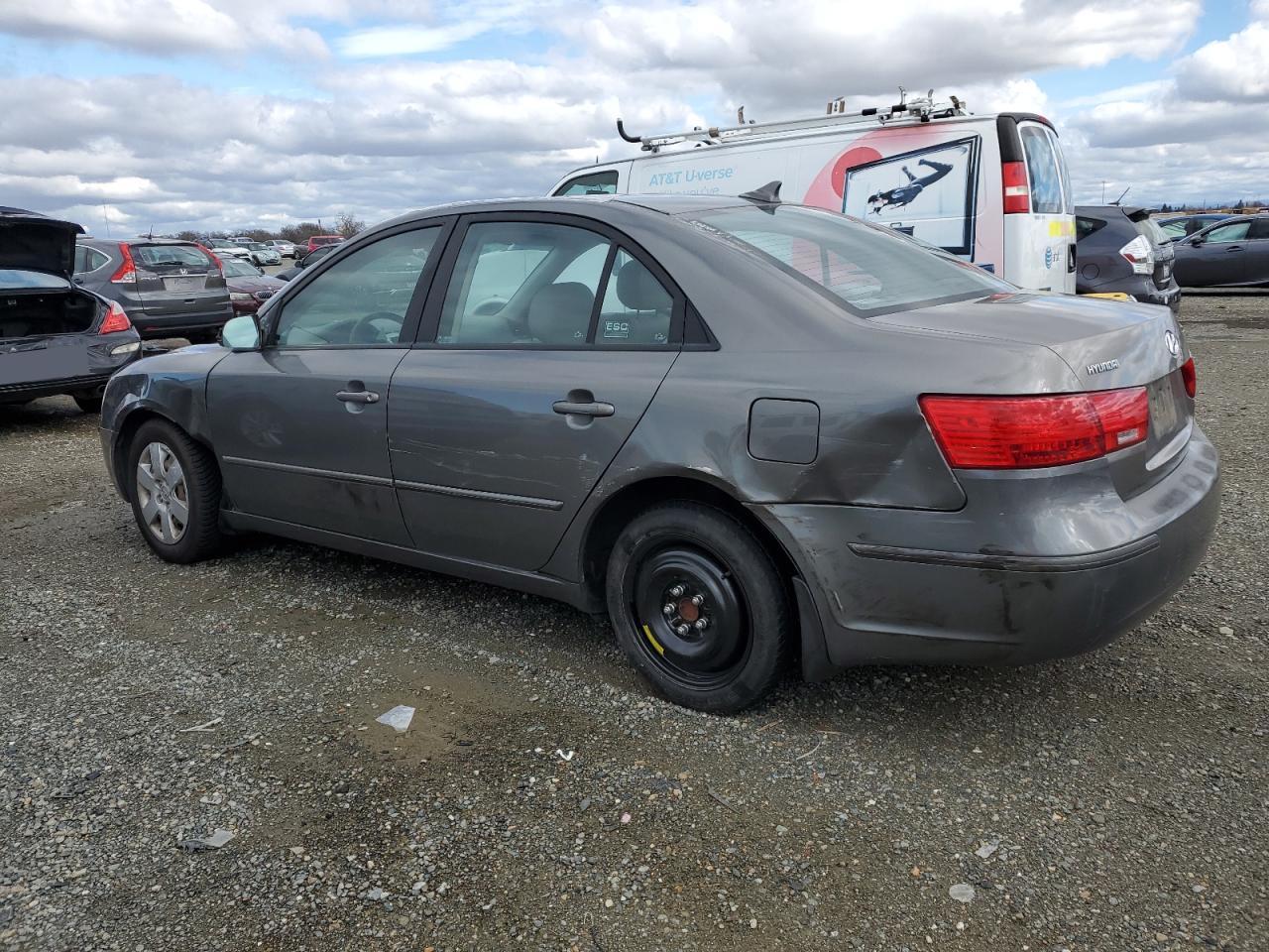 2009 Hyundai Sonata - Image 2