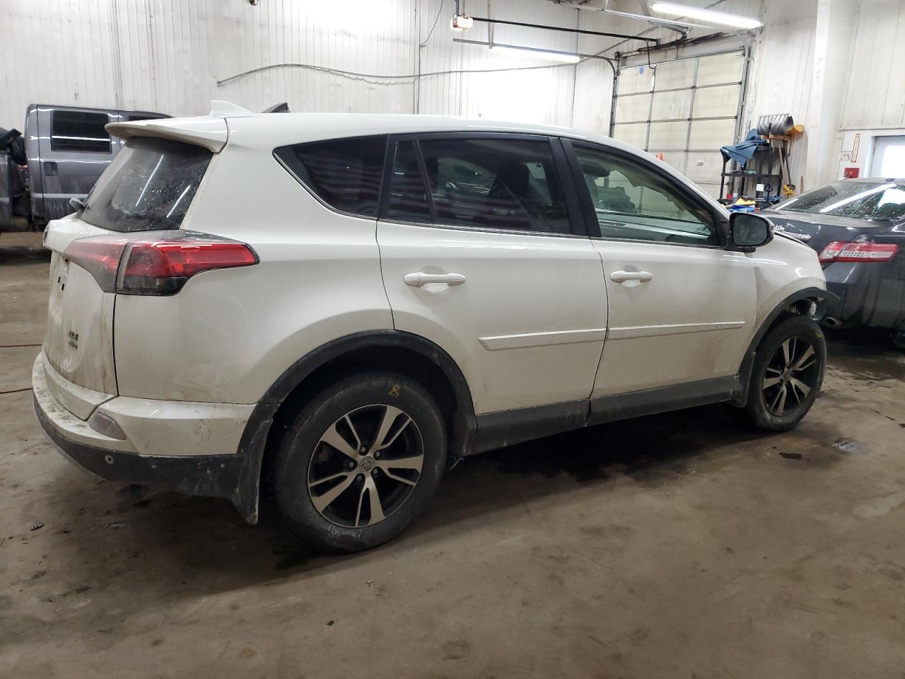 2018 Toyota RAV 4 - Image 3