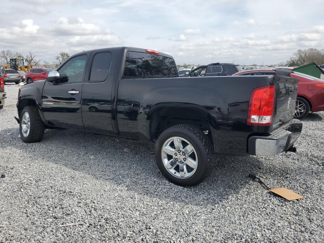 2013 GMC Sierra - Image 2