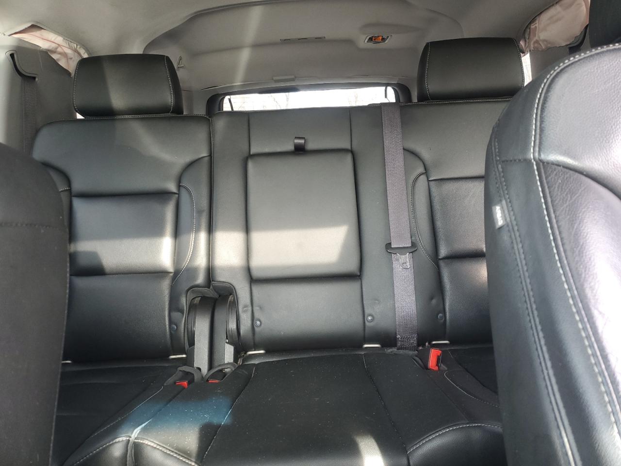2016 Chevrolet Suburban - Image 10