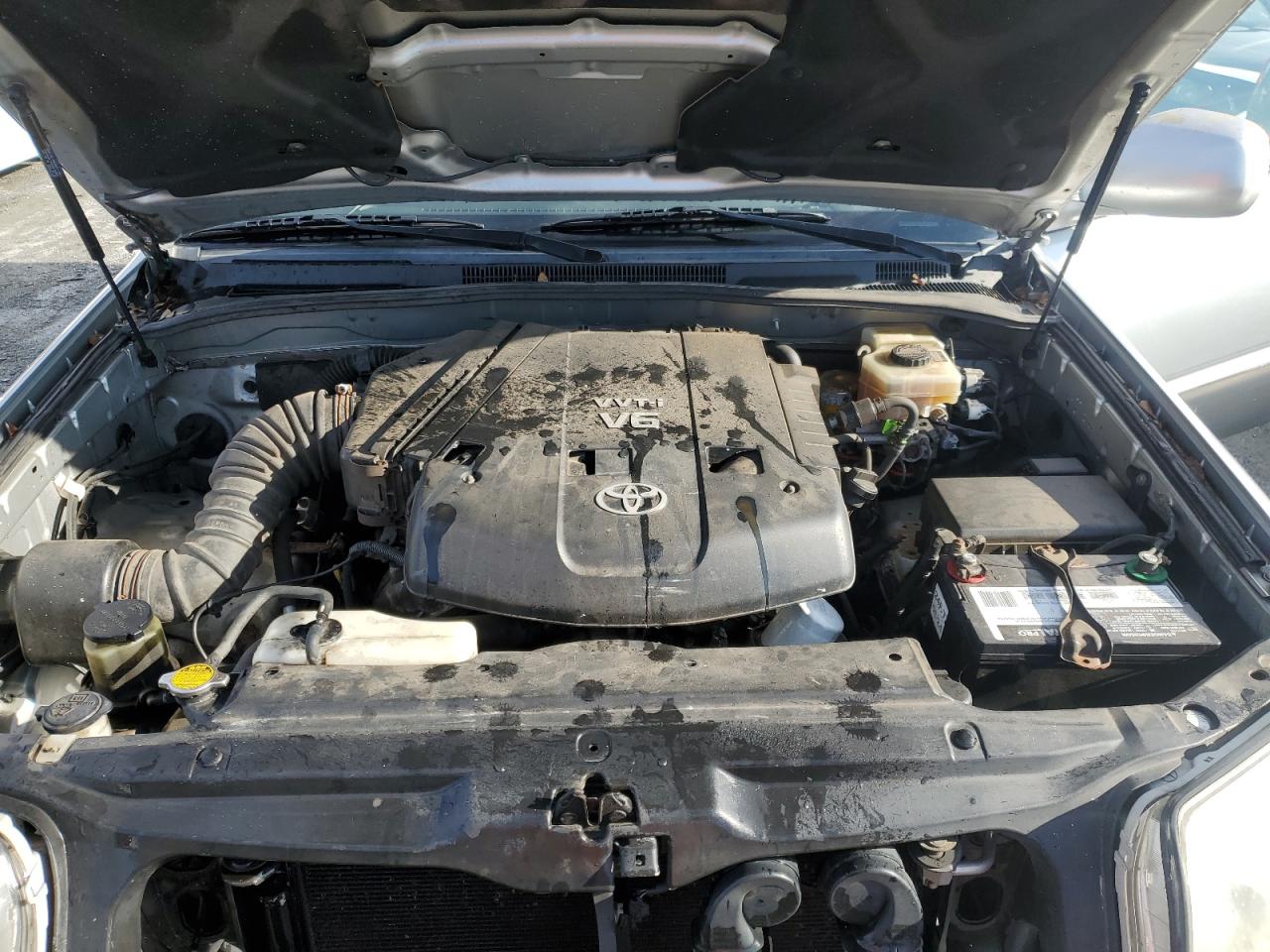 2003 Toyota 4Runner - Image 12