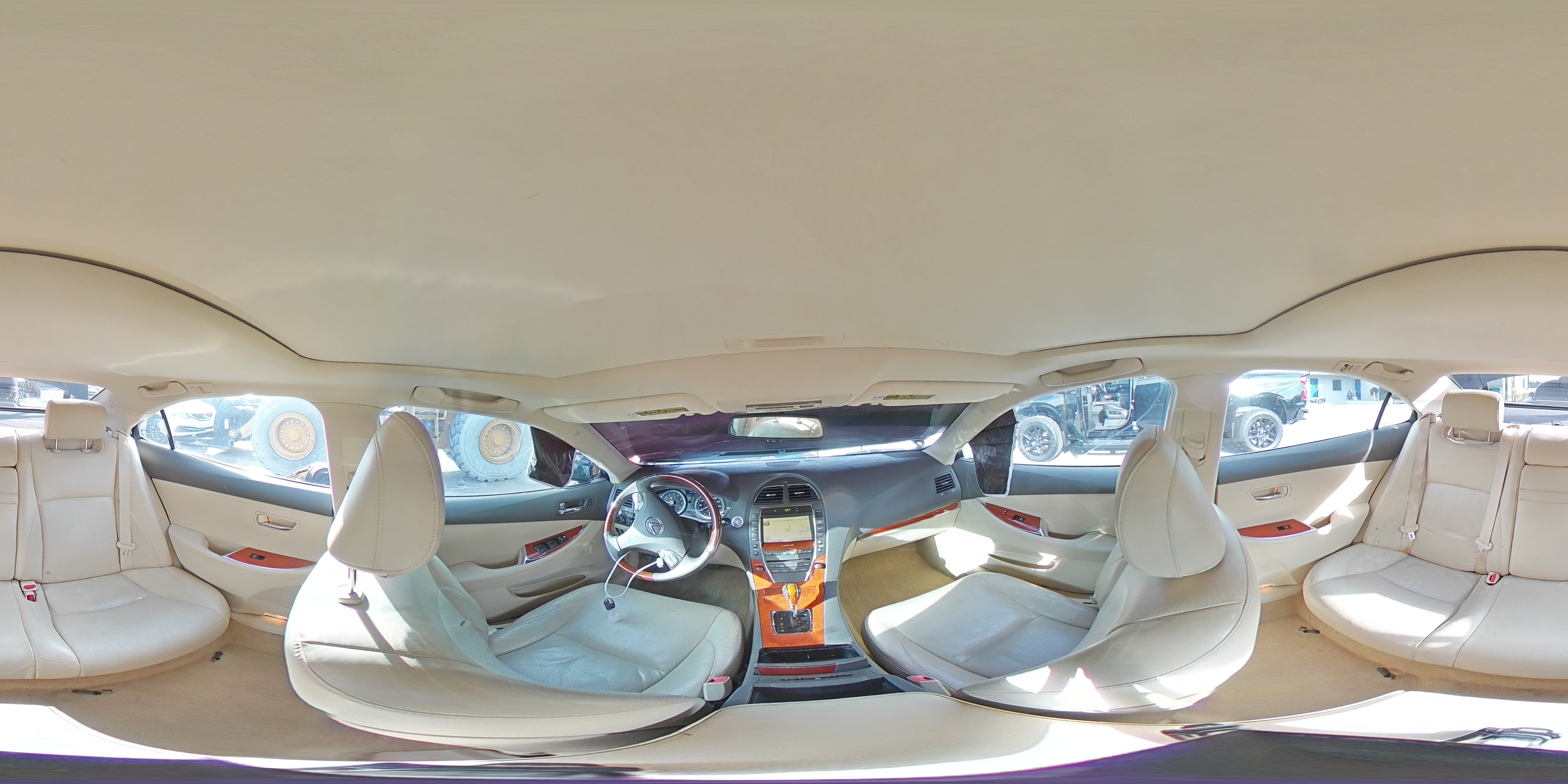 2012 Lexus ES - Image 14