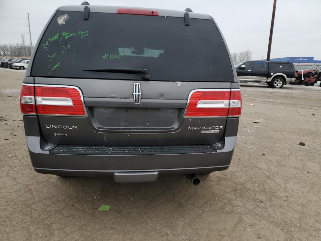 2010 Lincoln Navigator - Image 6