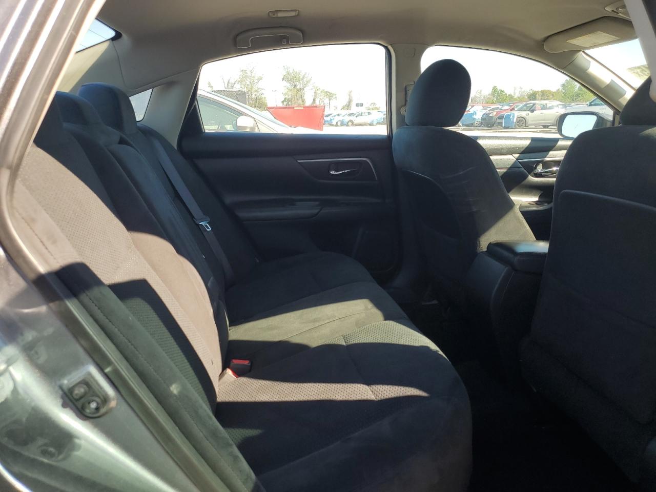 2015 Nissan Altima - Image 10