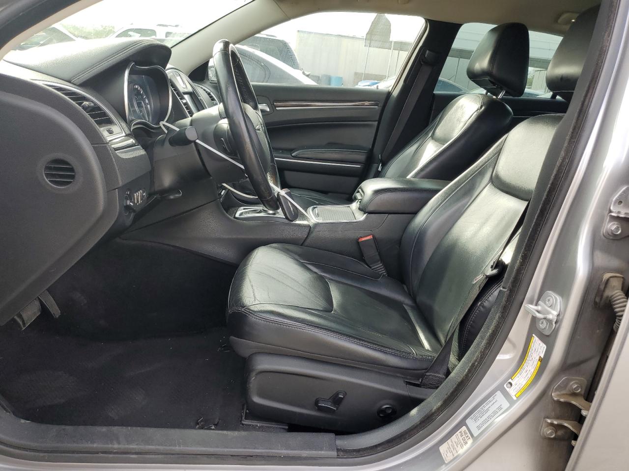 2015 Chrysler 300 - Image 7