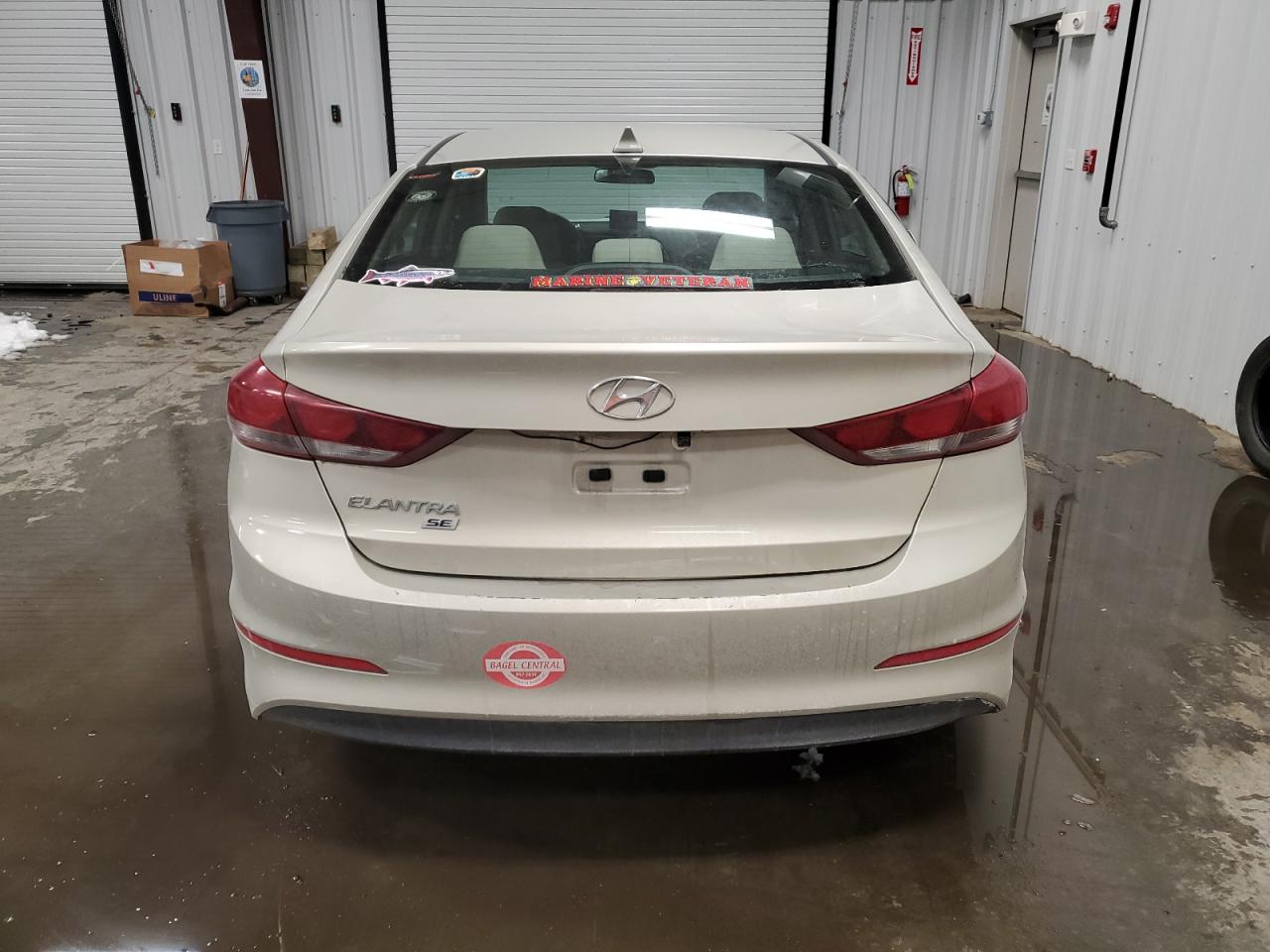 2017 Hyundai Elantra - Image 6