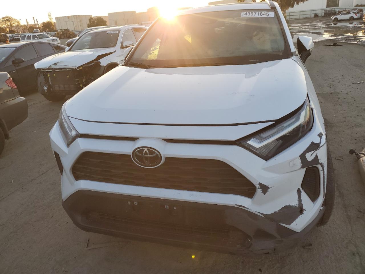 2023 Toyota RAV 4 - Image 5