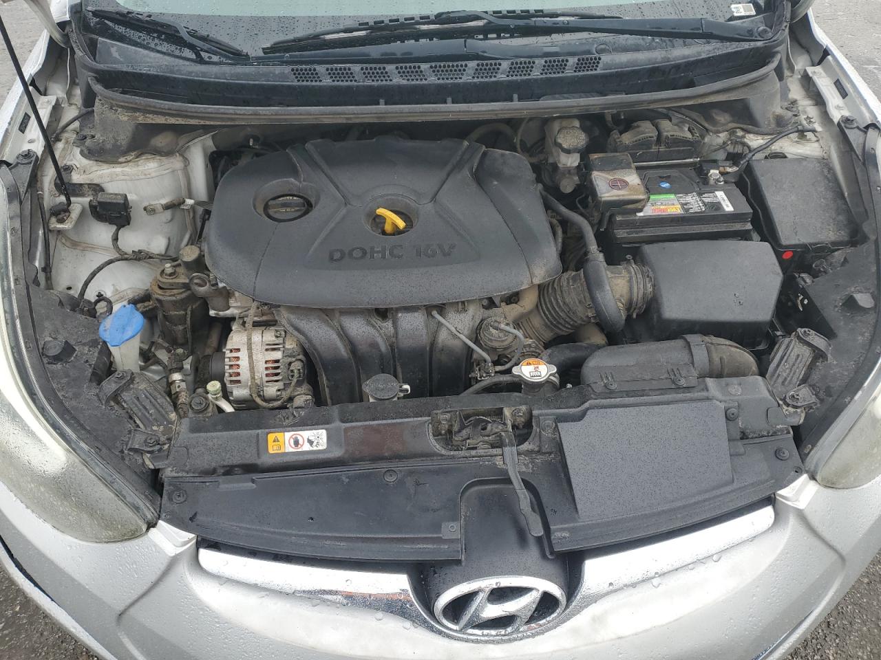 2016 Hyundai Elantra - Image 13