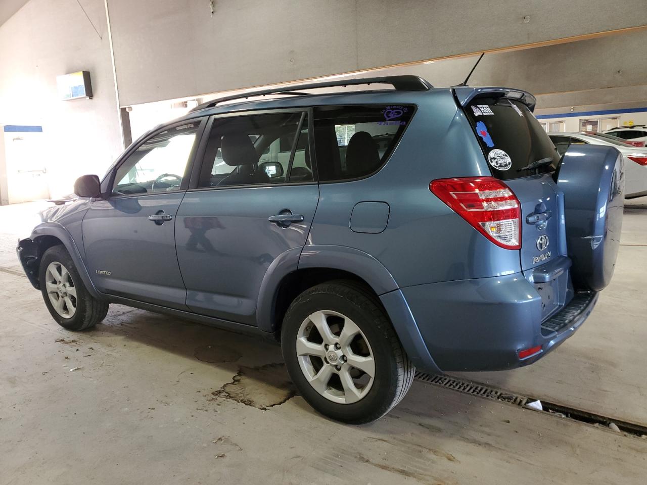 2012 Toyota RAV 4 - Image 2