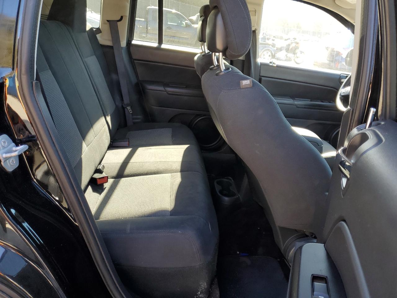 2015 Jeep Compass - Image 11