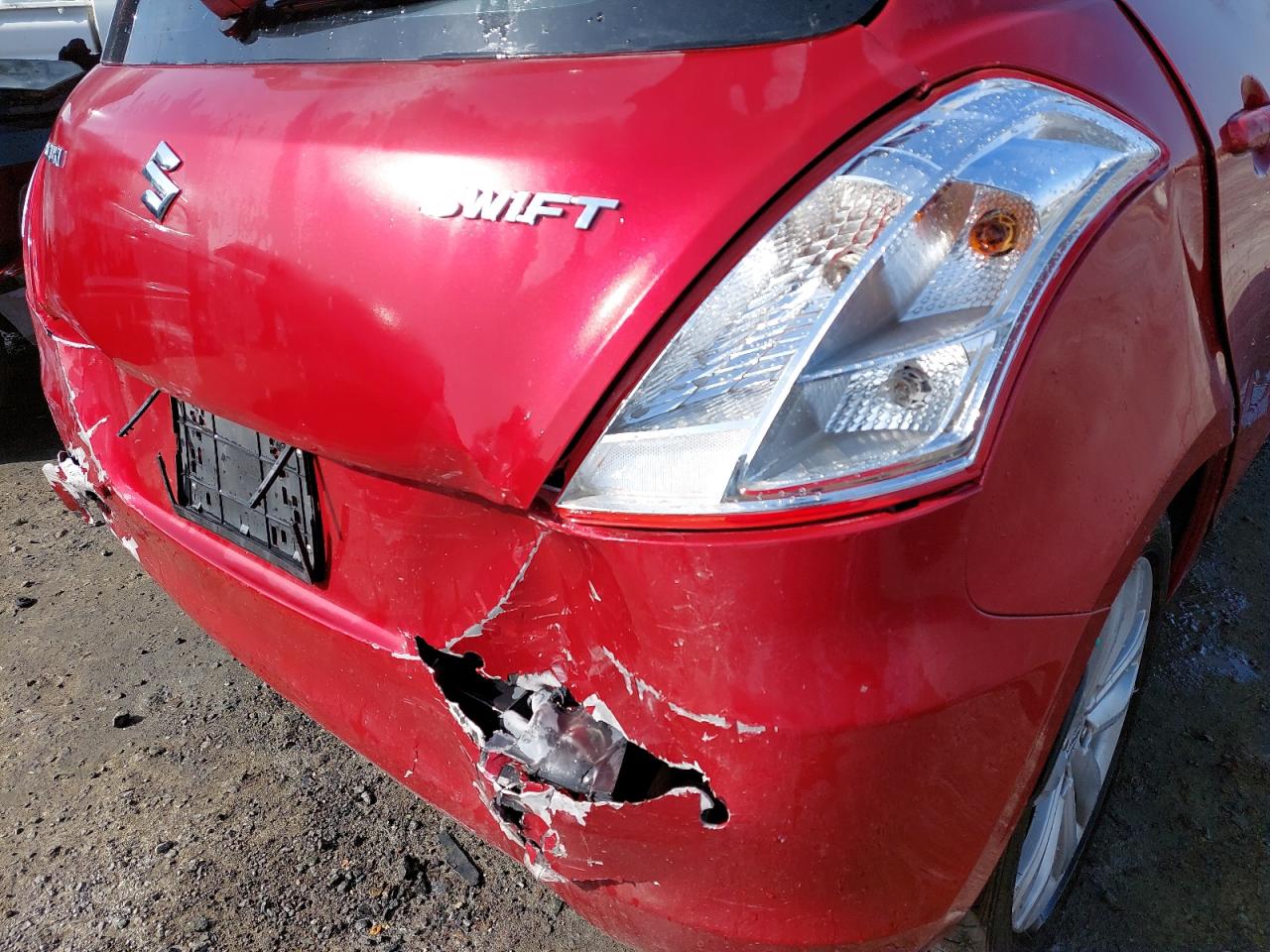 JS2ZC8B20F6300225 - 2015 Suzuki SWIFT - #45820115