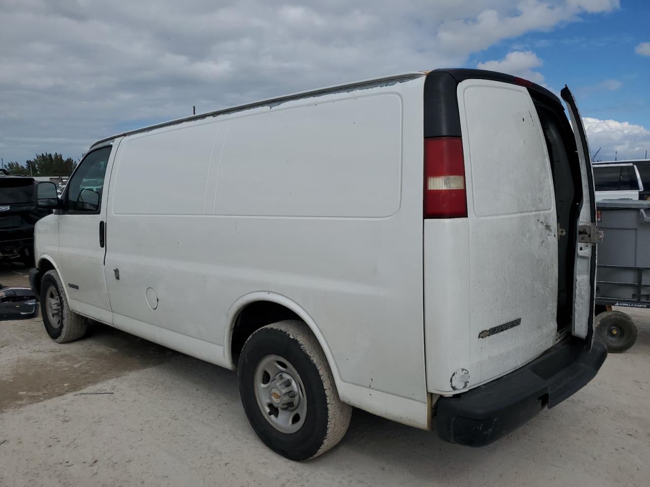 2003 Chevrolet Express - Image 2