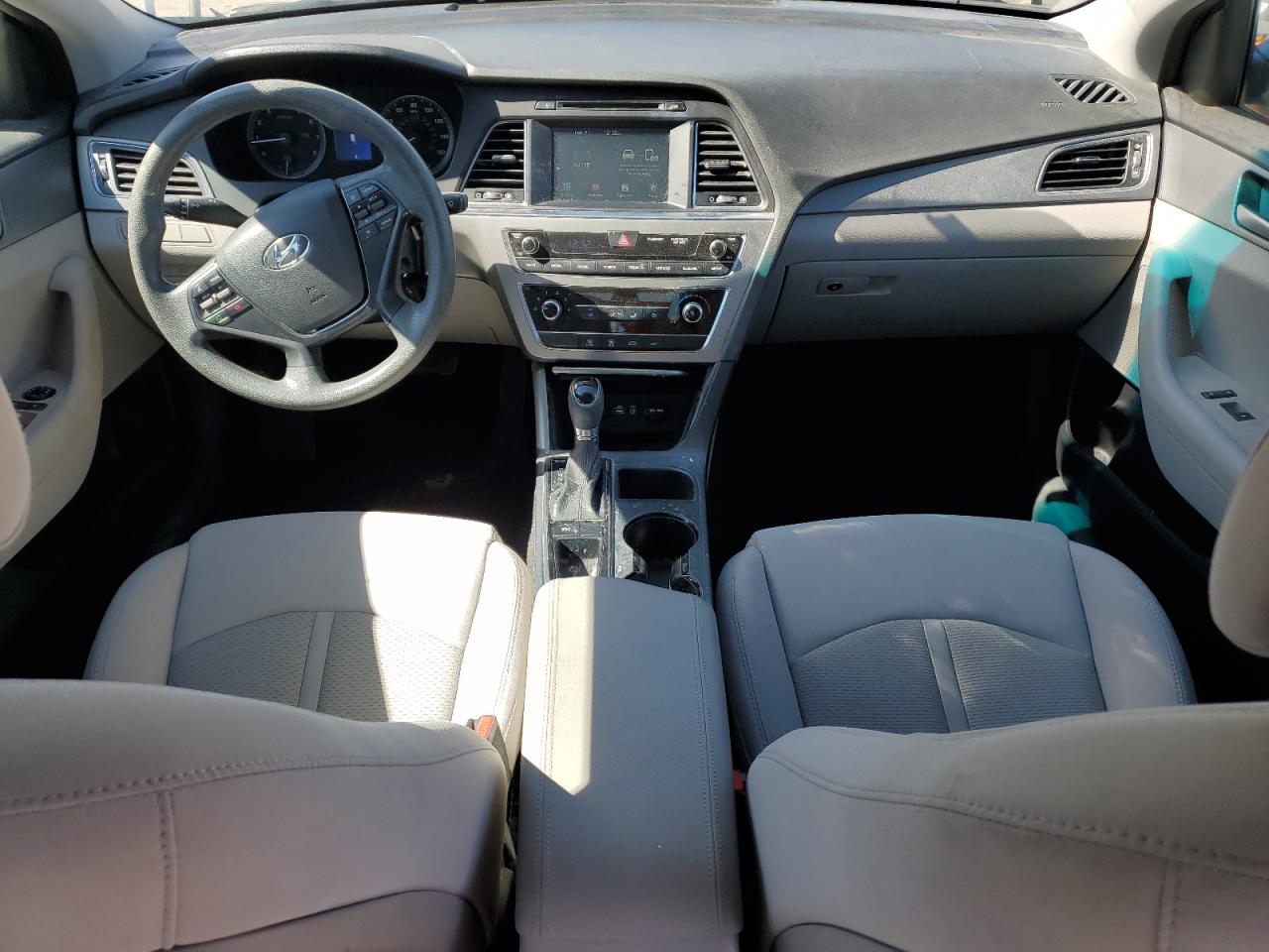 2016 Hyundai Sonata - Image 8