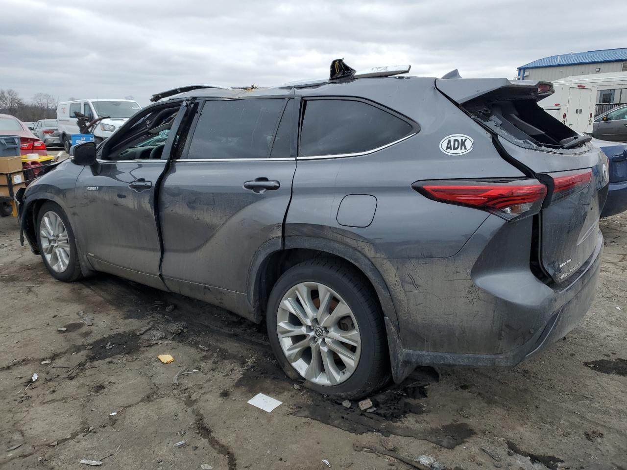 2021 Toyota Highlander - Image 2