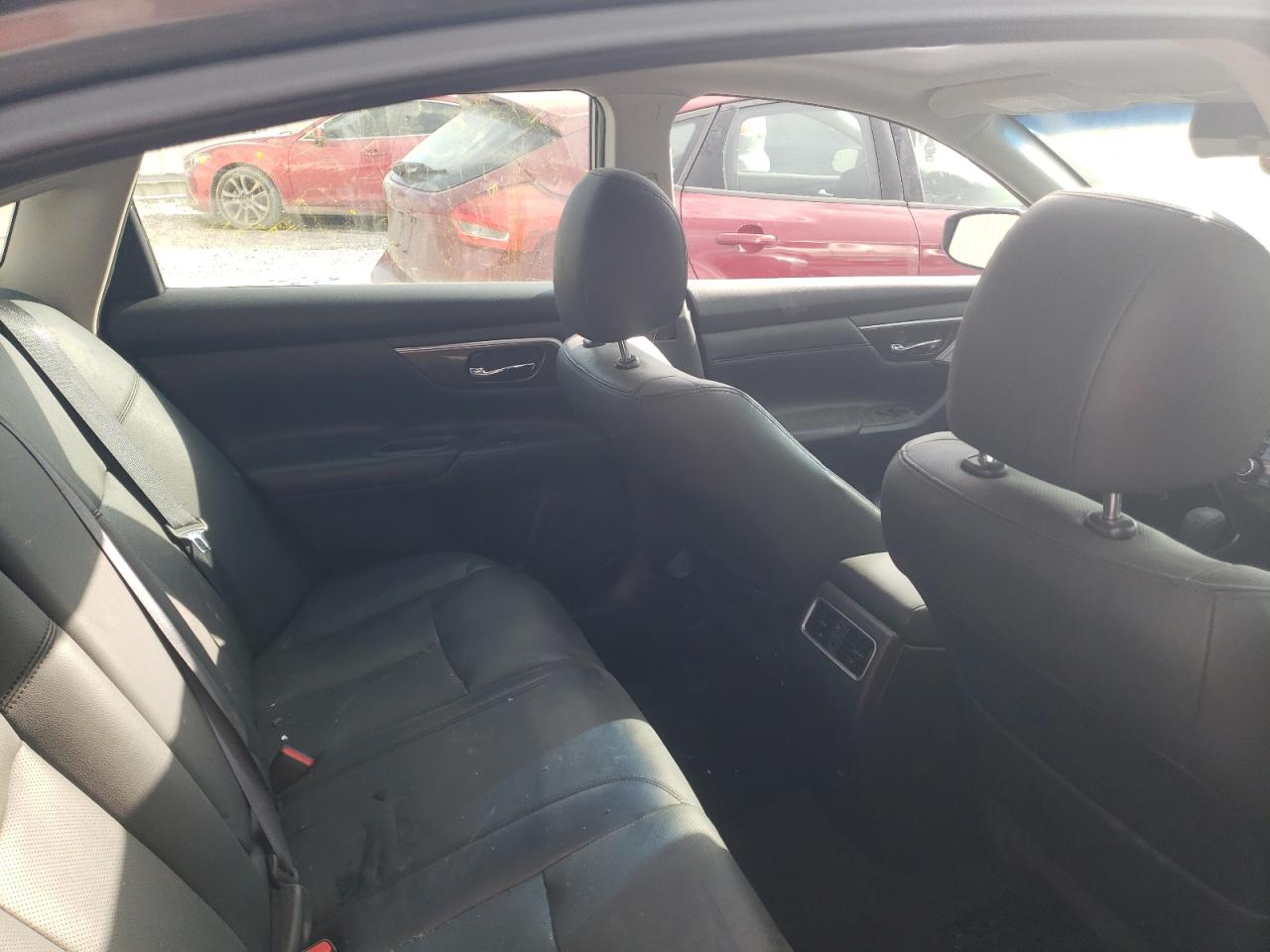 2015 Nissan Altima - Image 10