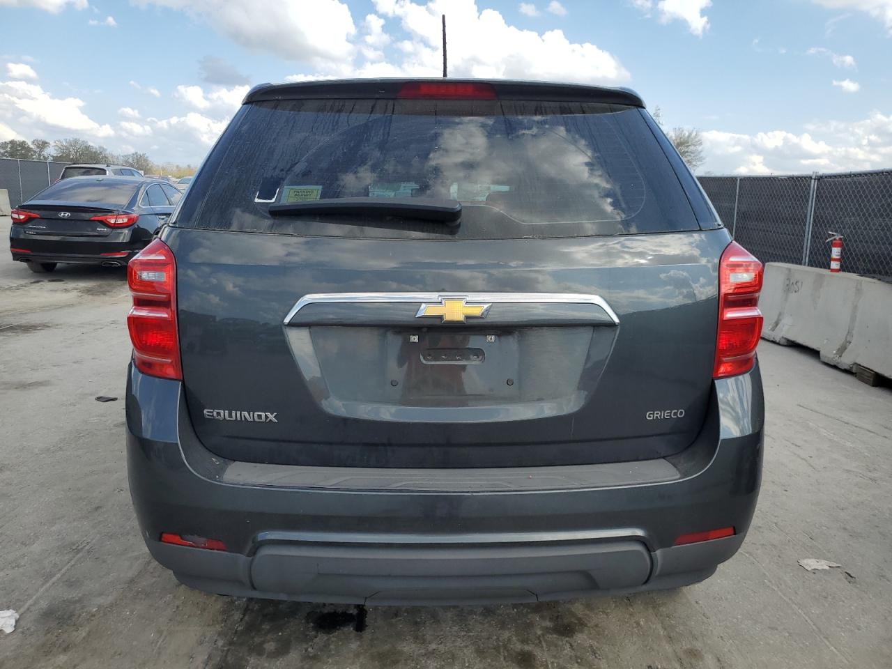 2017 Chevrolet Equinox - Image 6