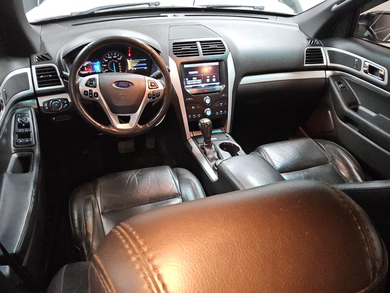 2015 Ford Explorer - Image 8