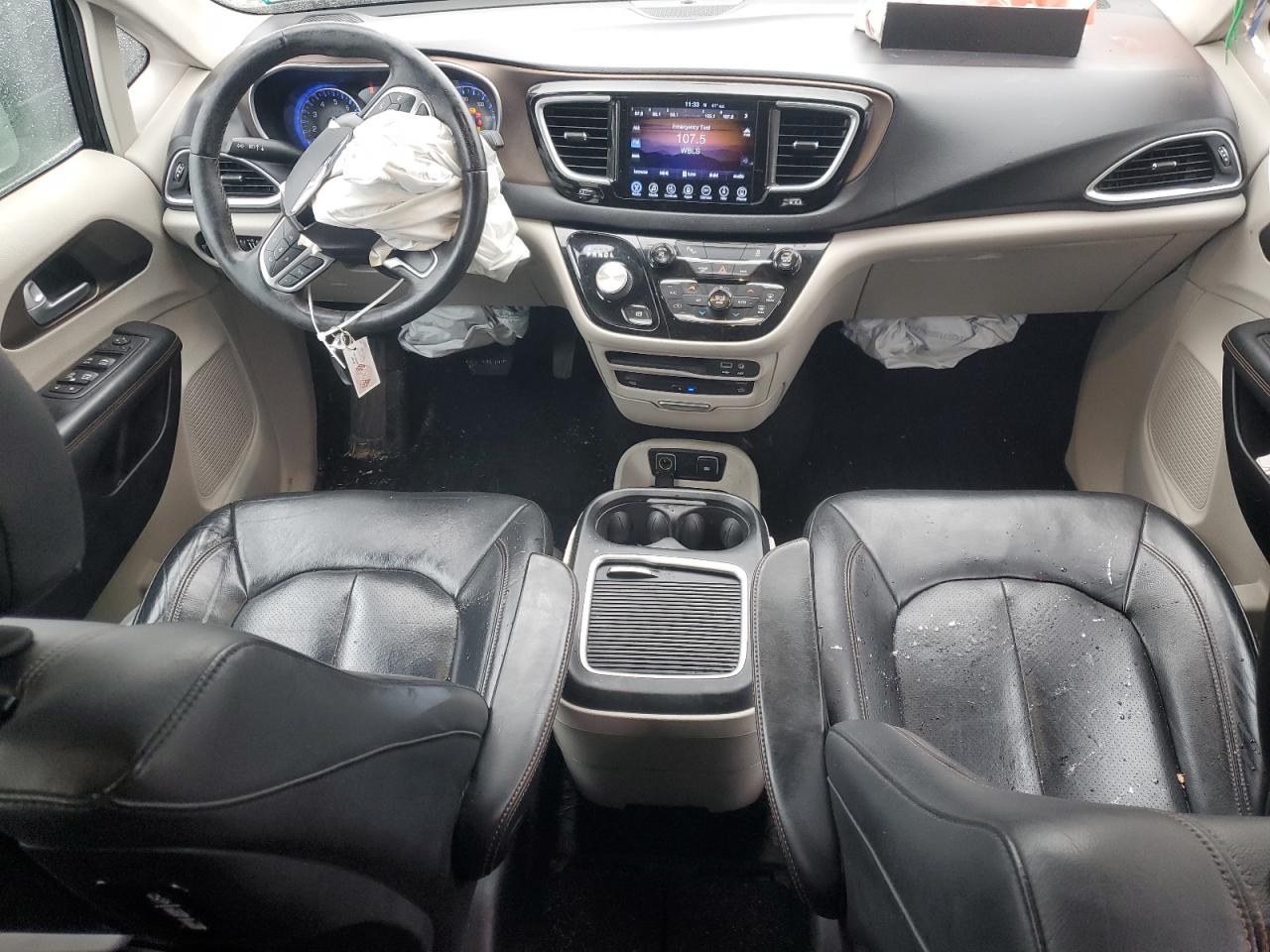 2017 Chrysler Pacifica - Image 8