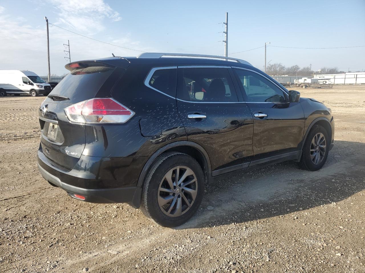 2016 Nissan Rogue - Image 3