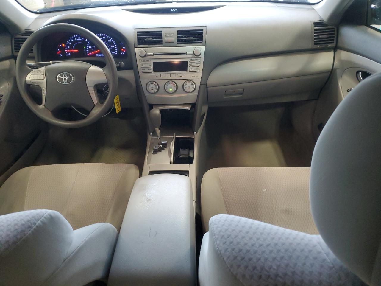 2011 Toyota Camry - Image 8