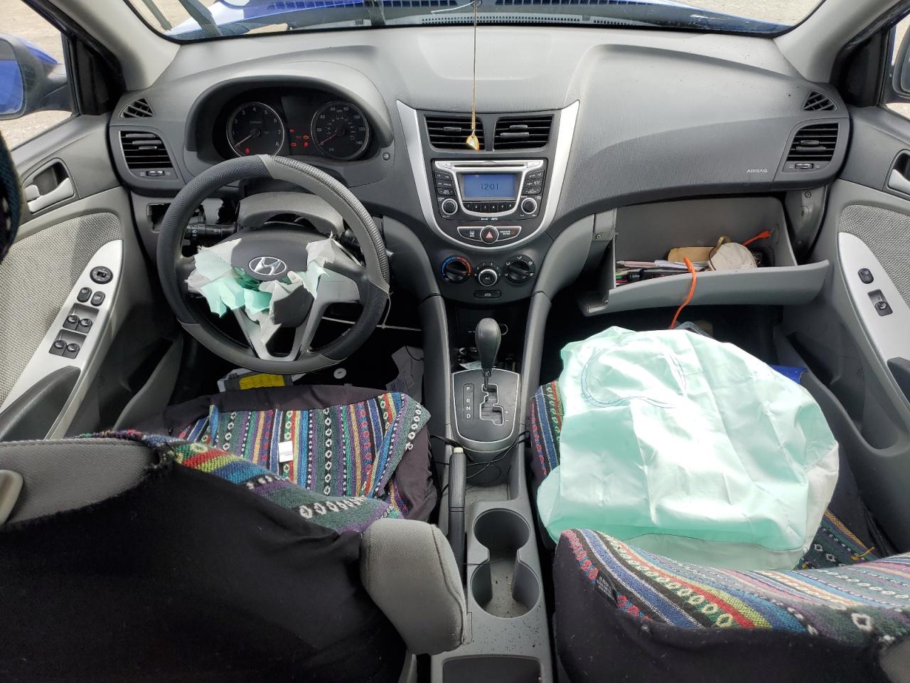 2013 Hyundai Accent - Image 8