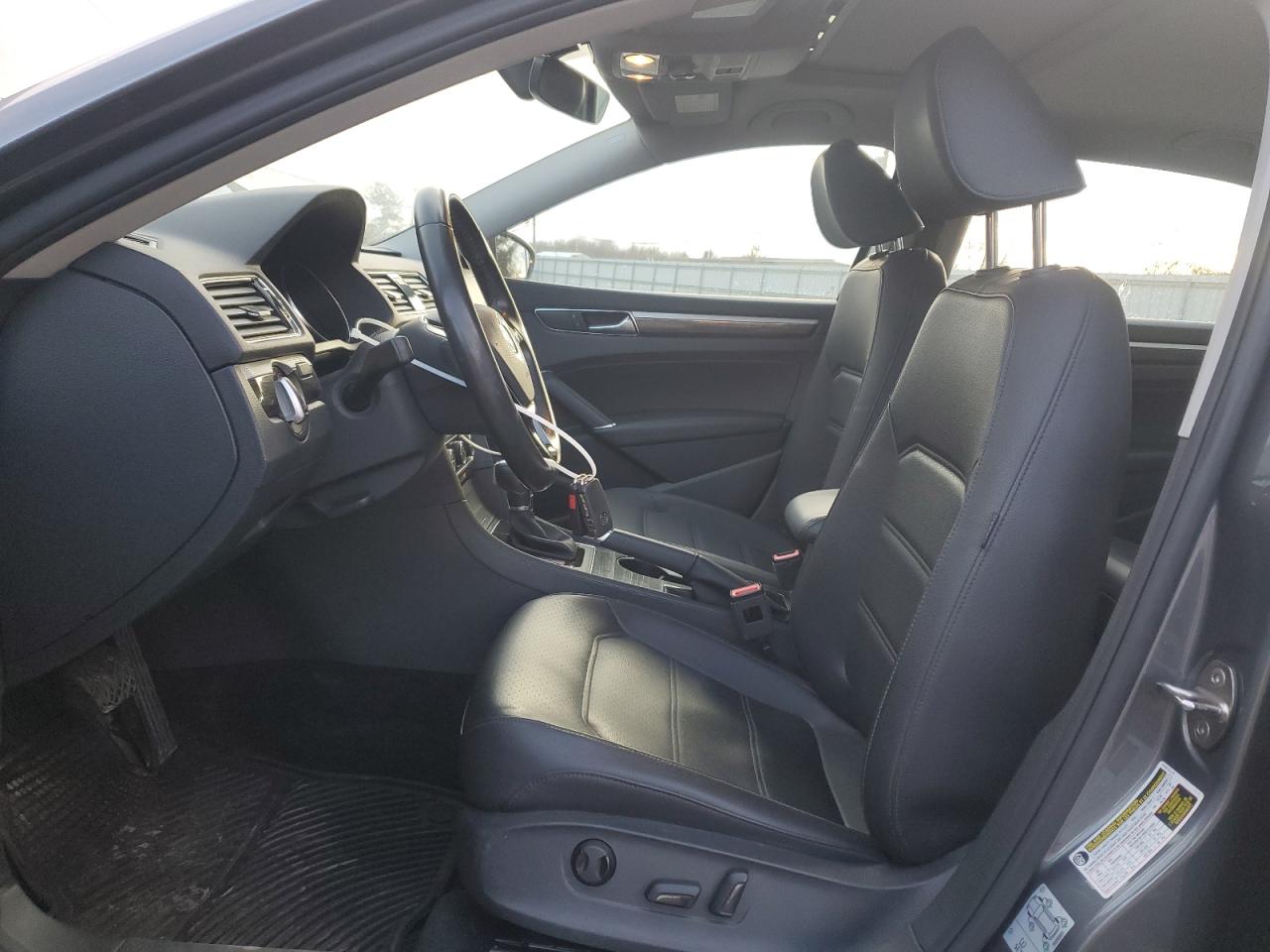 2018 Volkswagen Passat - Image 7