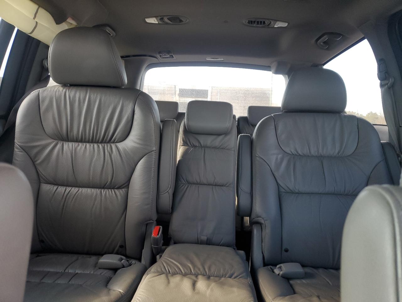 2010 Honda Odyssey - Image 10
