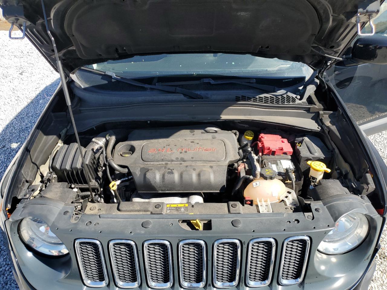 2018 Jeep Renegade - Image 12