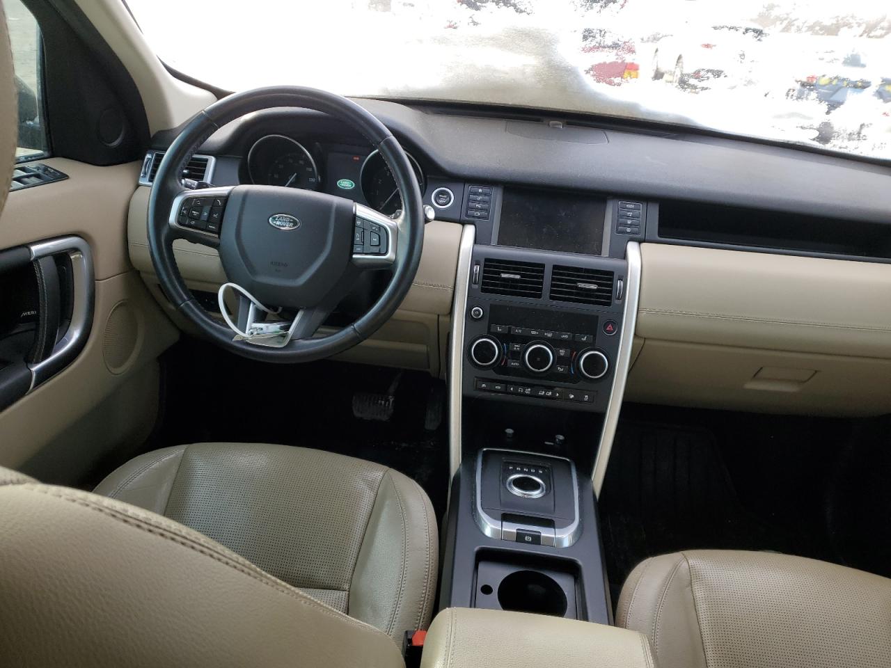 2017 Land Rover Discovery - Image 8