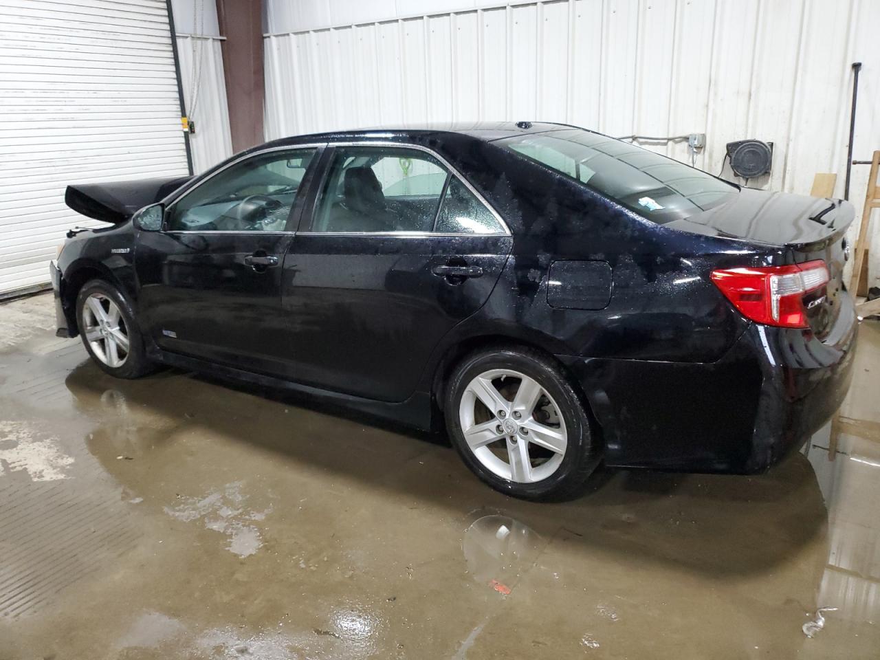 2014 Toyota Camry - Image 2