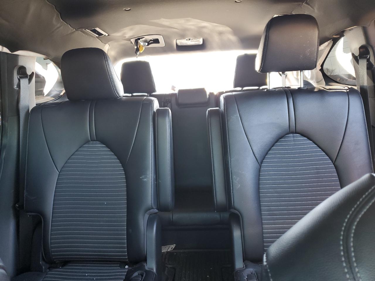 2021 Toyota Highlander - Image 10