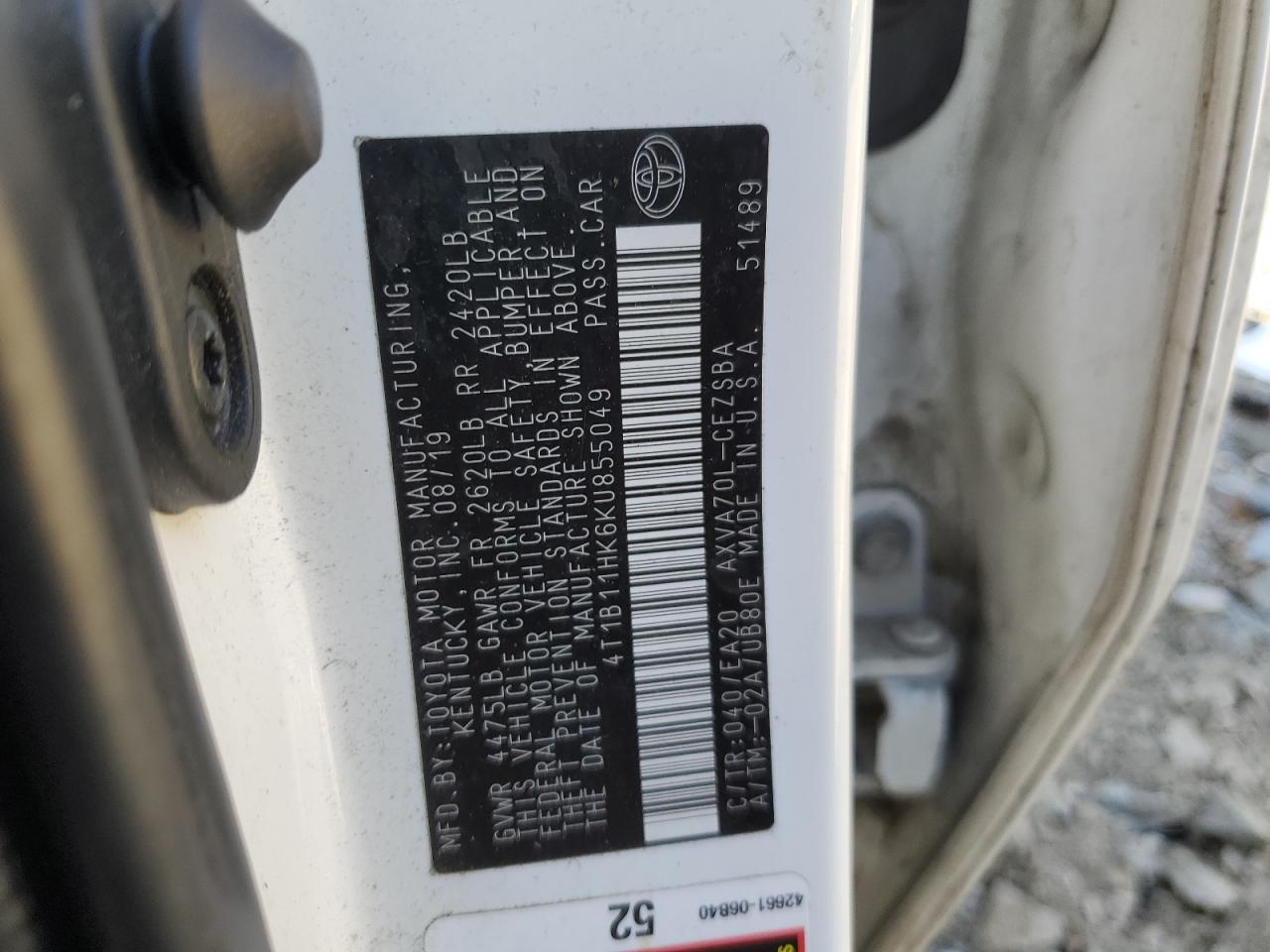 2019 Toyota Camry - Image 14