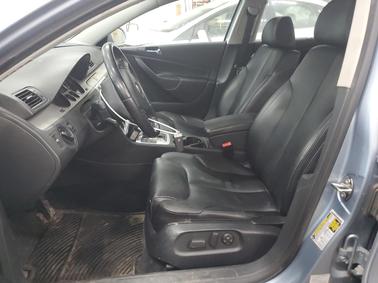 2008 Volkswagen Passat - Image 7