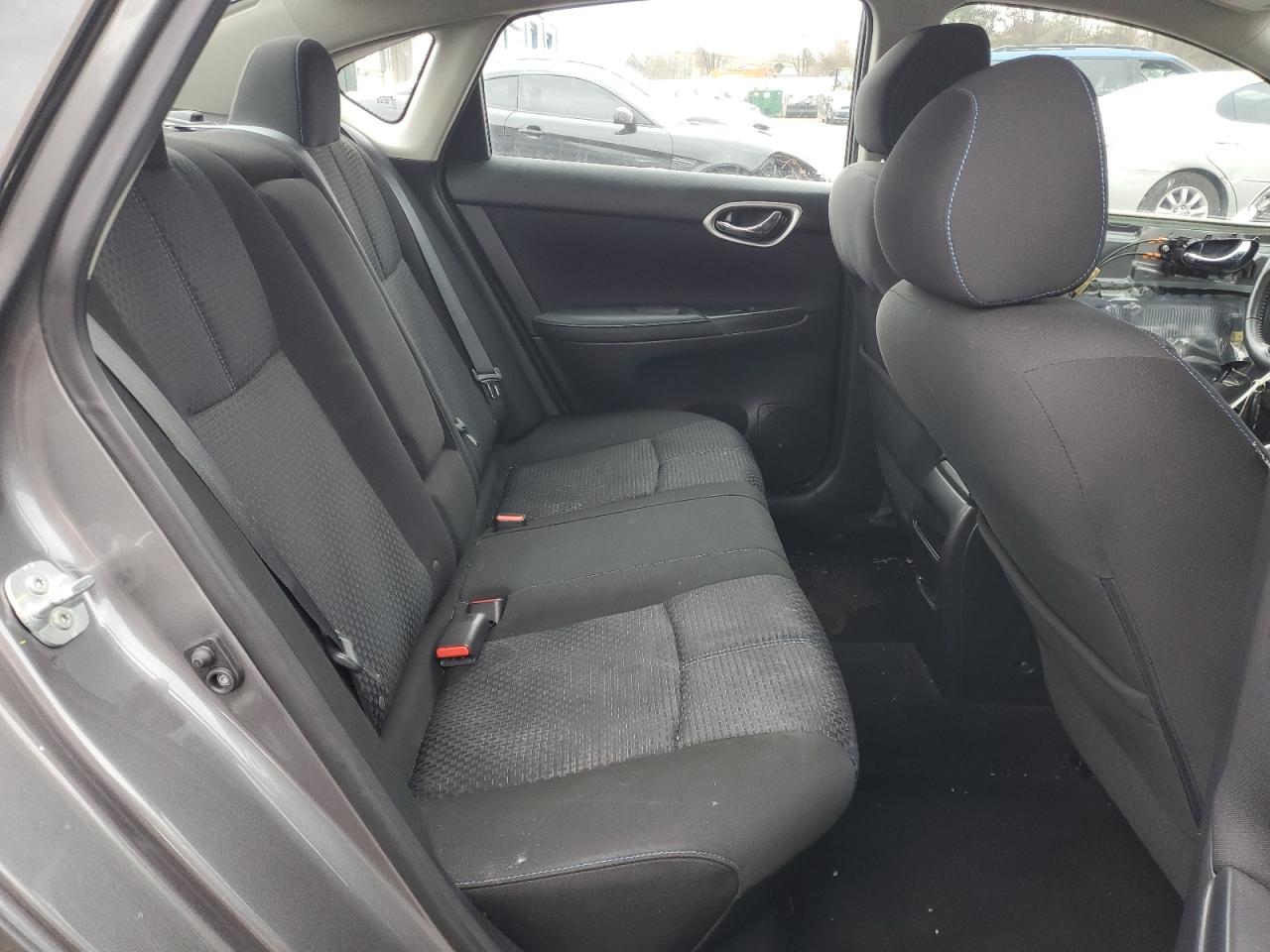 2016 Nissan Sentra - Image 10