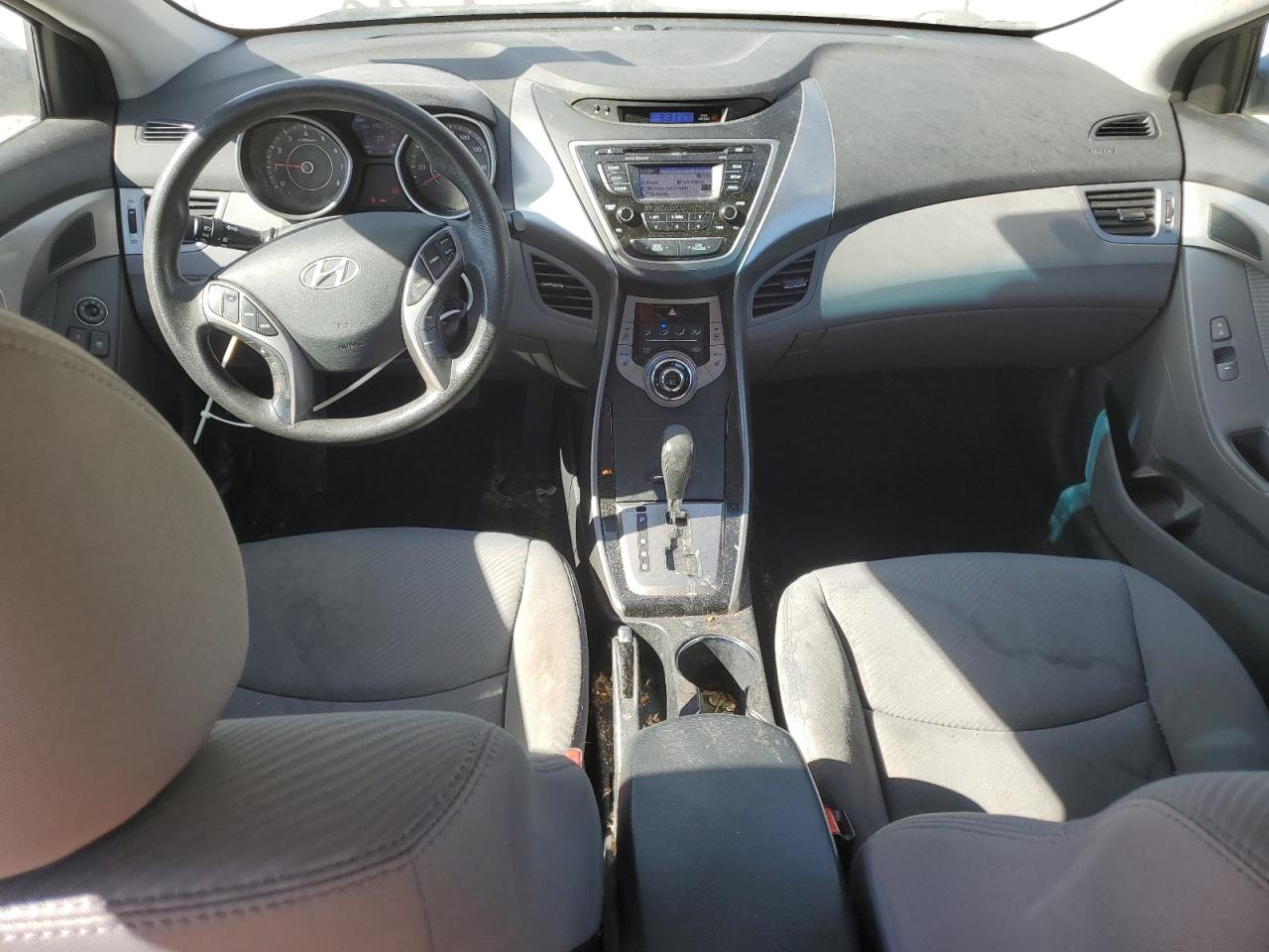 2013 Hyundai Elantra - Image 8