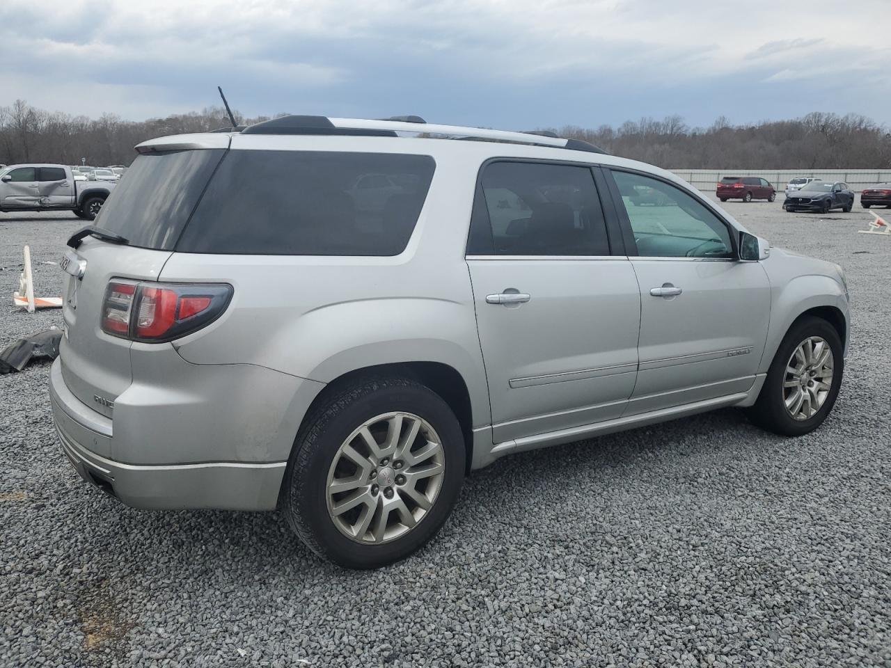 2016 GMC Acadia - Image 3