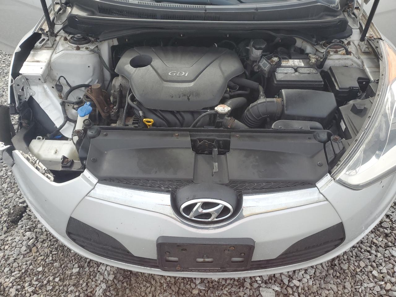 2014 Hyundai Veloster - Image 11