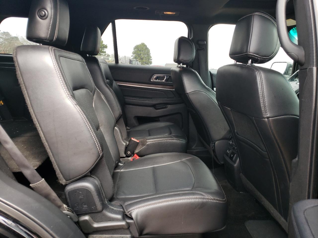 2017 Ford Explorer - Image 11