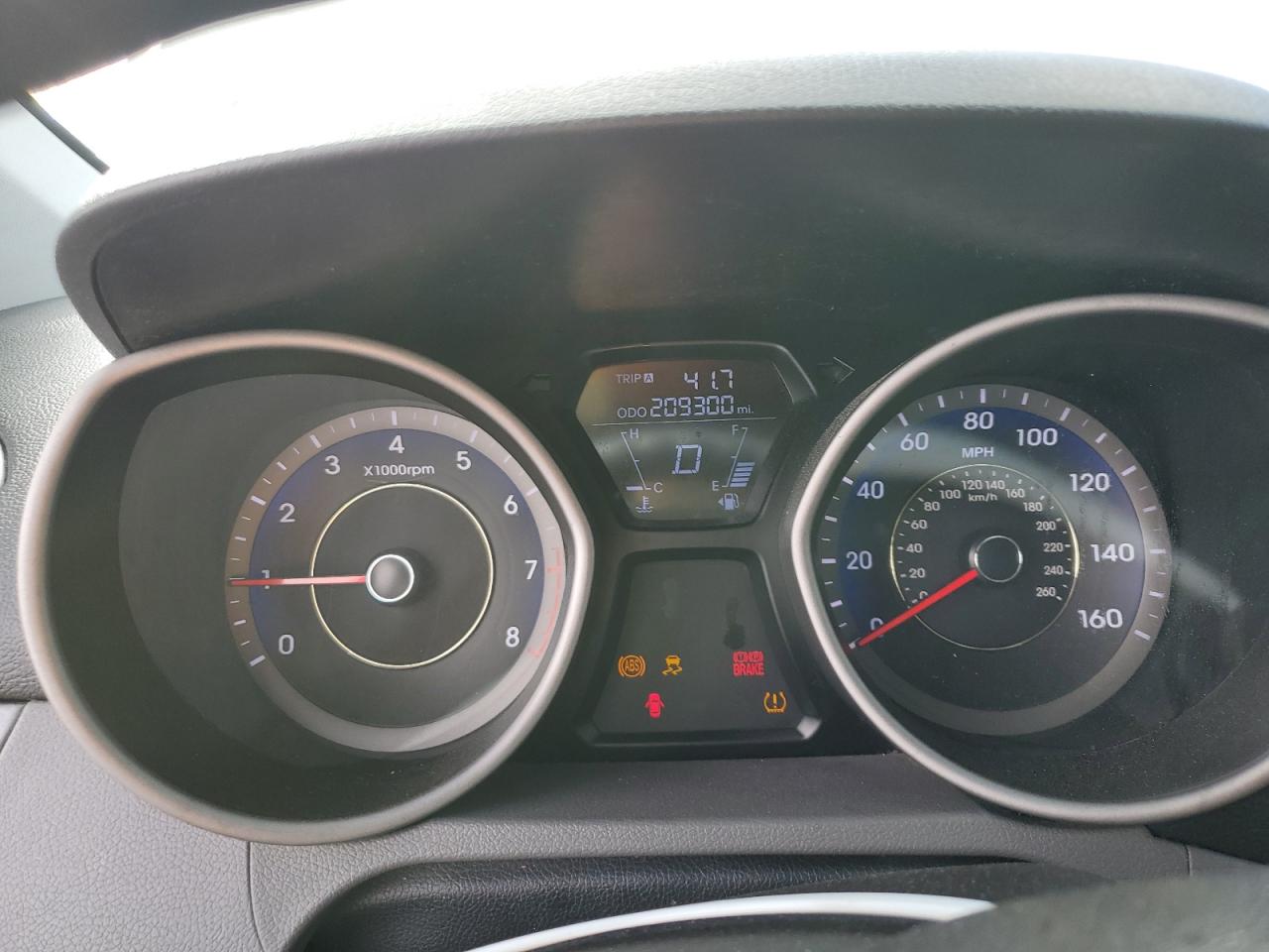 2013 Hyundai Elantra - Image 9