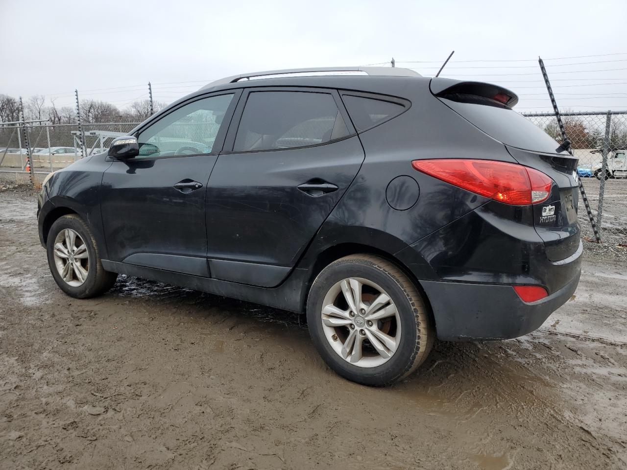 2013 Hyundai Tucson - Image 2