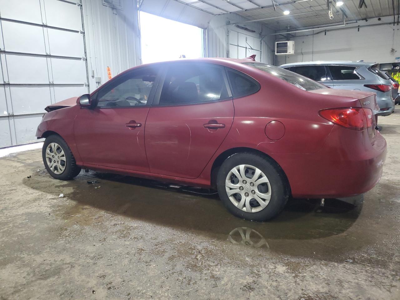 2010 Hyundai Elantra - Image 2
