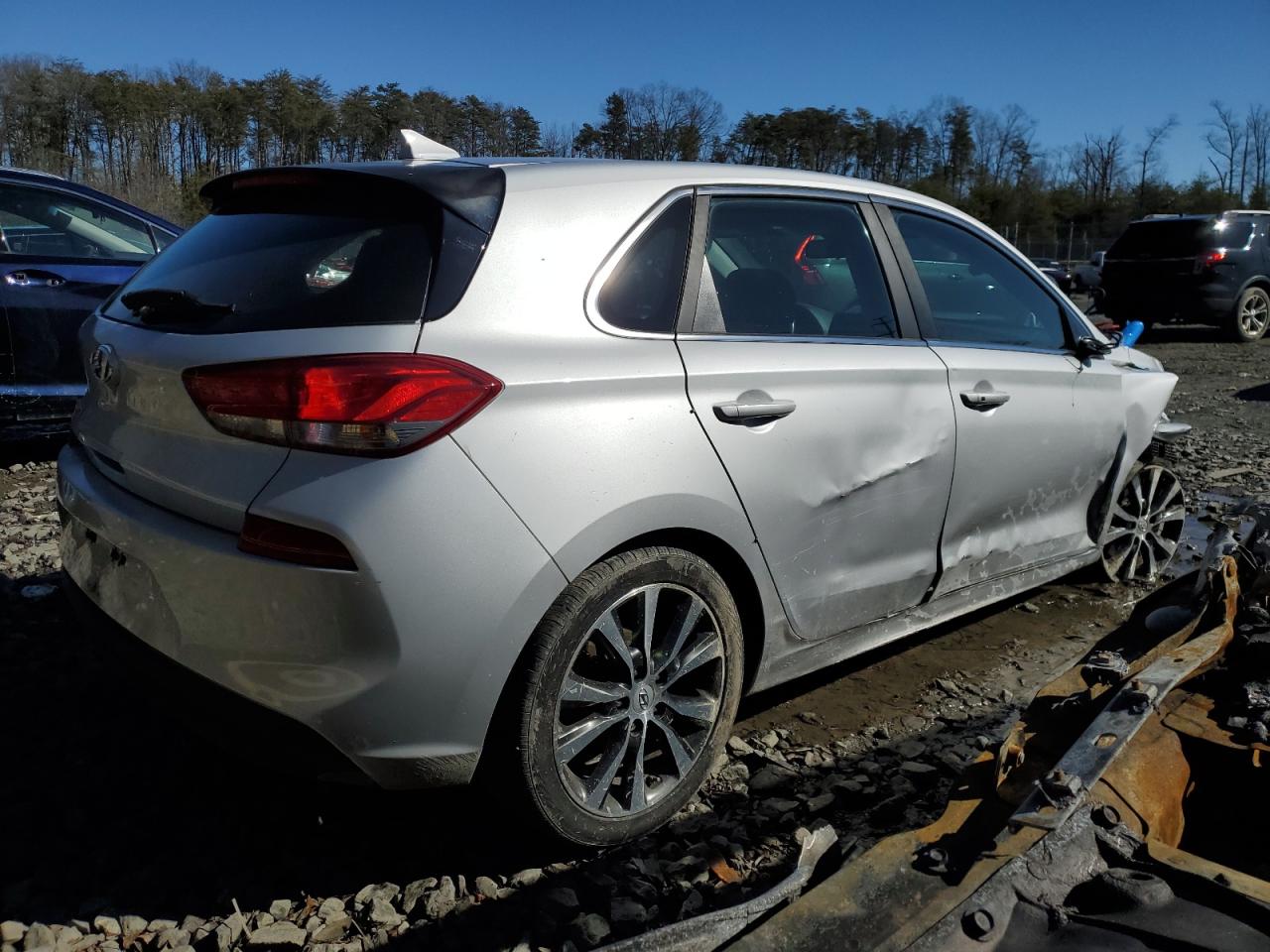 2018 Hyundai Elantra - Image 3