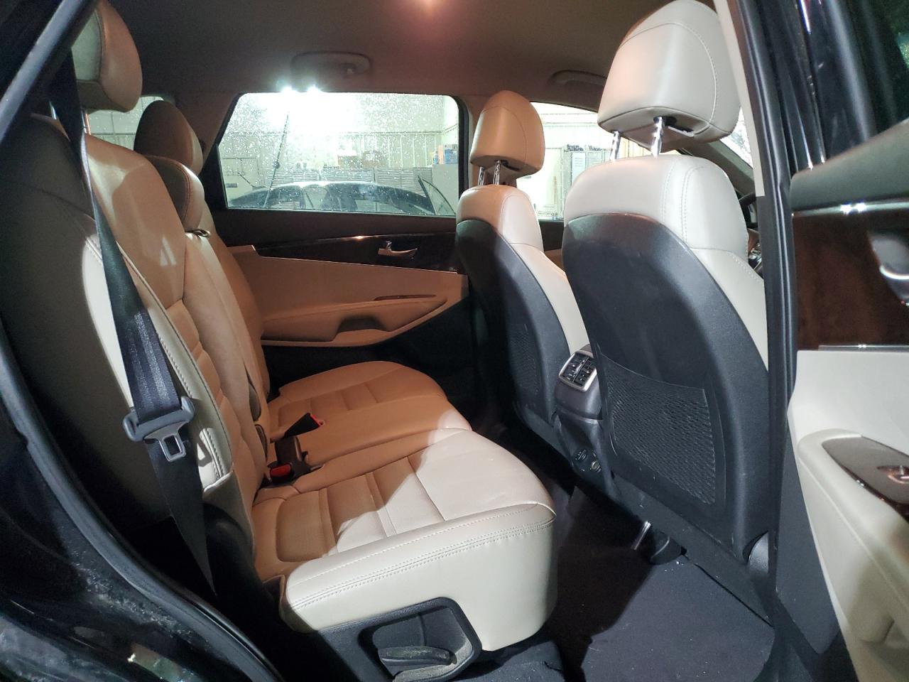 2017 Kia Sorento - Image 11