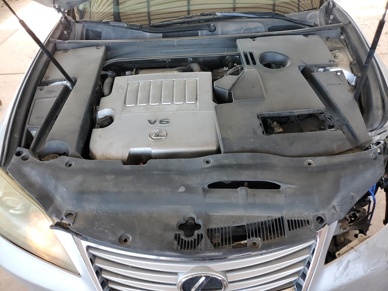 2010 Lexus ES - Image 11