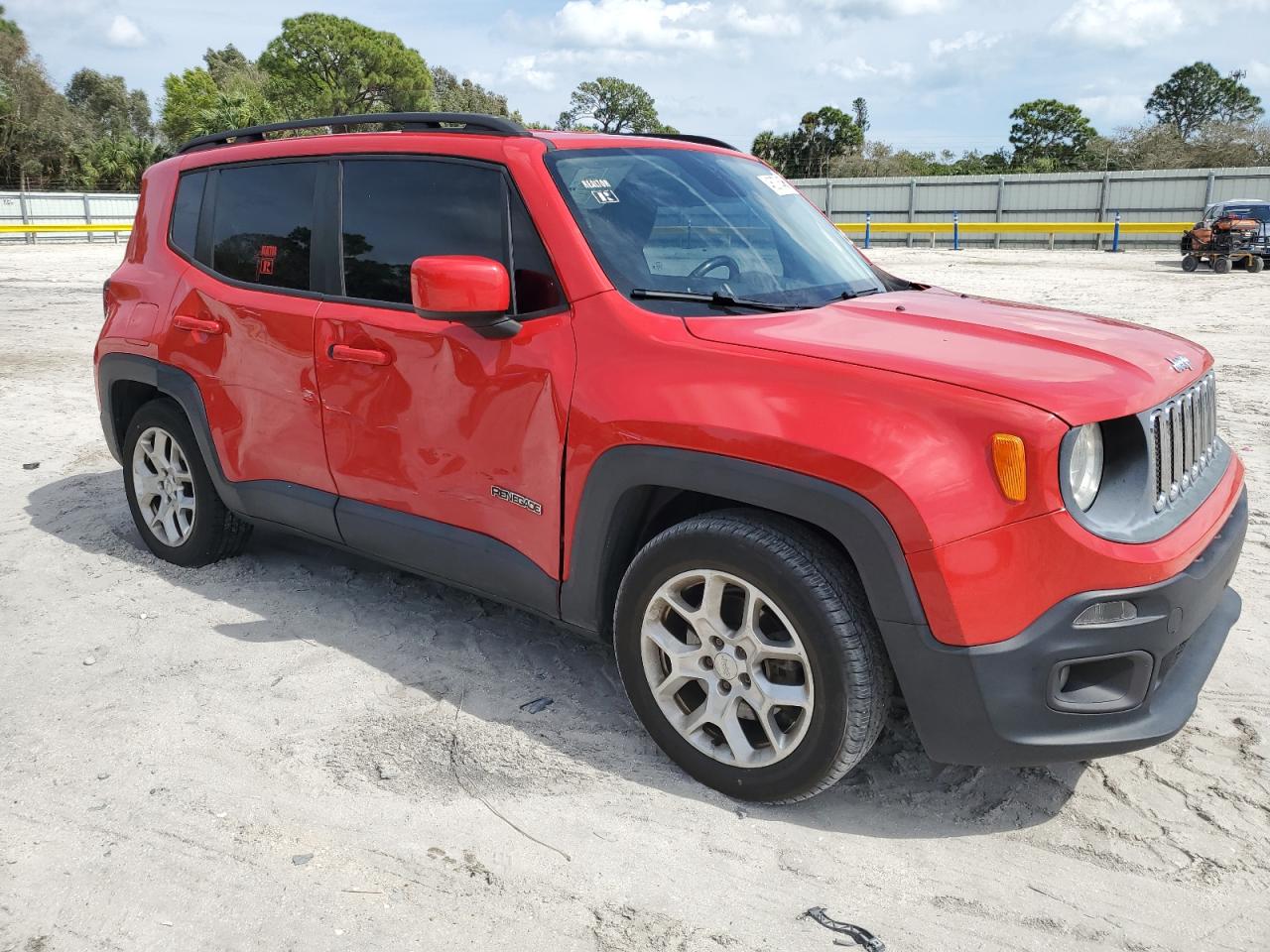 2015 Jeep Renegade - Image 4